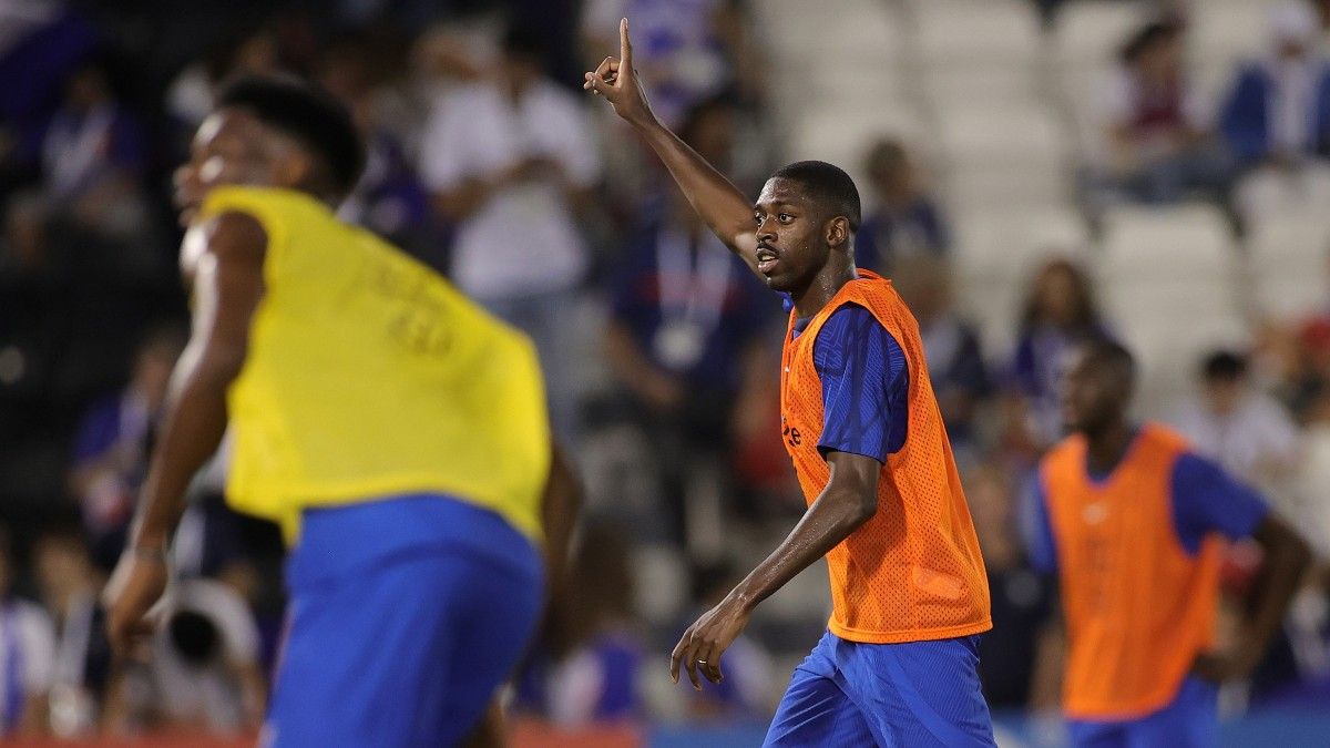 Ousmane Dembélé durante un entrenamiento con la selección francesa