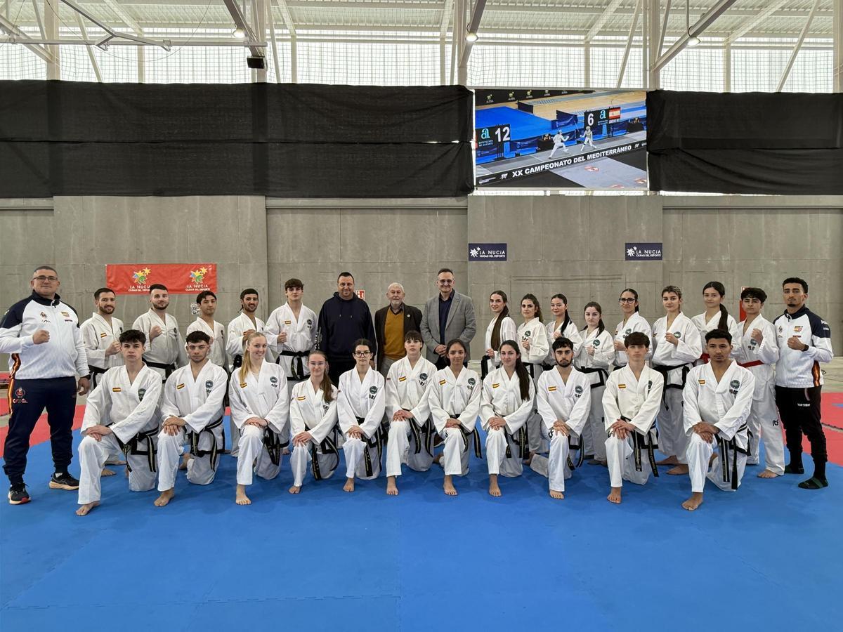 Los 25 deportistas concentrados realizaron sus entrenamientos en el Pabellón Muixara.