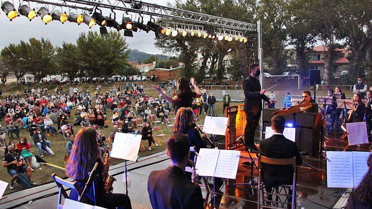 Zubiri pone voz a Nino Bravo en un concierto inclusivo en Nigrán