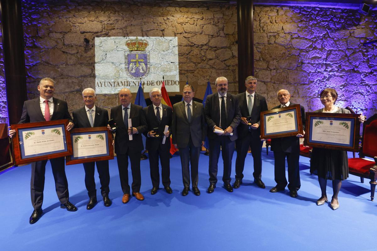Oviedo reconoce los méritos deportivos, sociales y económicos con sus máximas distinciones