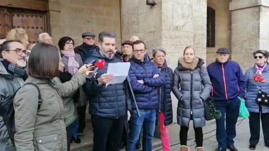 Unas 200 personas respaldan a Tomás del Bien en Toro tras su expulsión del PSOE