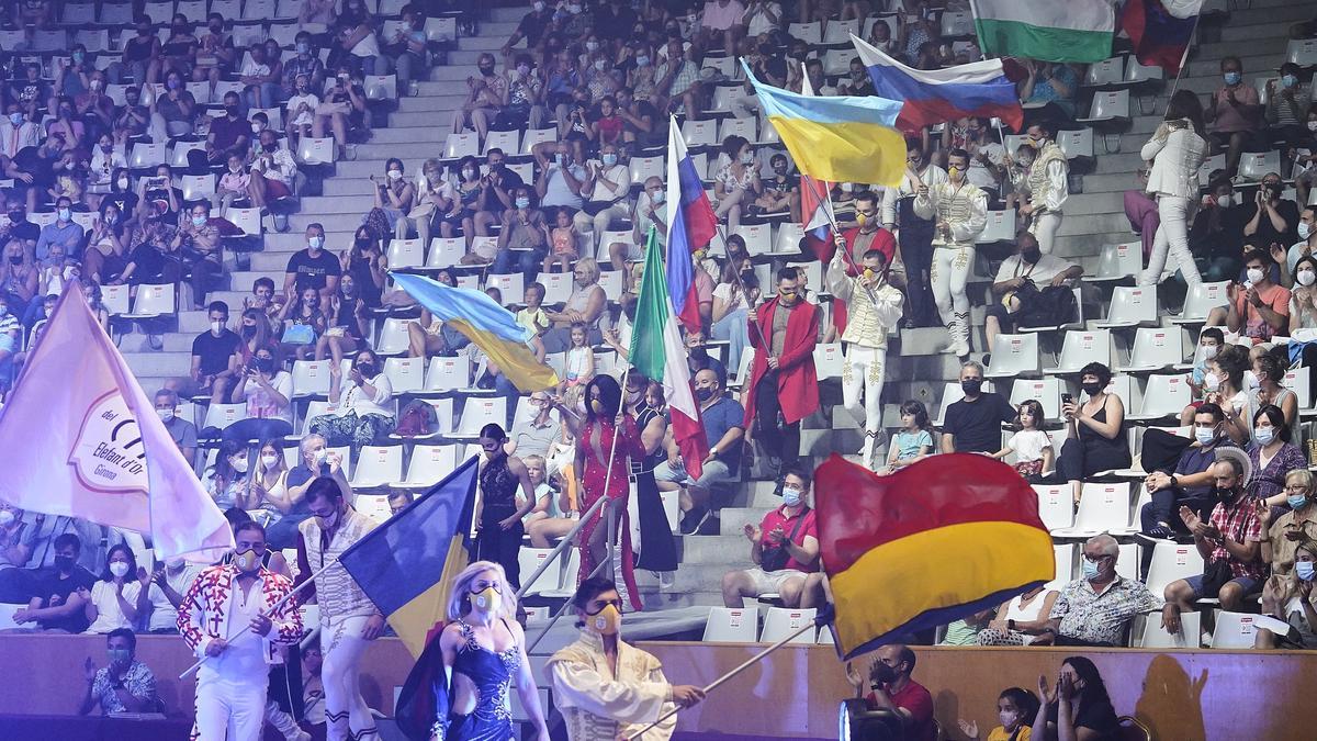 Els equilibris, el funambulisme i la doble roda de la mort, protagonistes de l'estrena del Festival del Circ de Girona