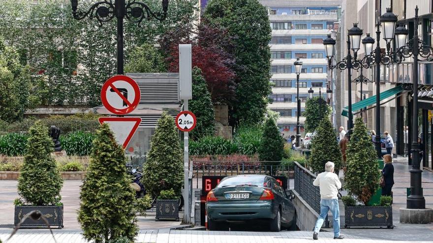 Parking Longoria Carbajal: Espacio perfecto y céntrico para aparcar el coche en Oviedo