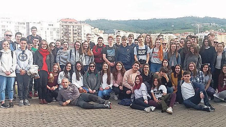 Alumnos austriacos, ayer, en Sanxenxo. // Fdv