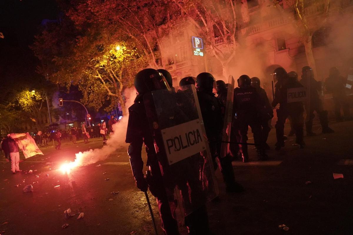 Séptima noche de movilizaciones contra la amnistía en Madrid.