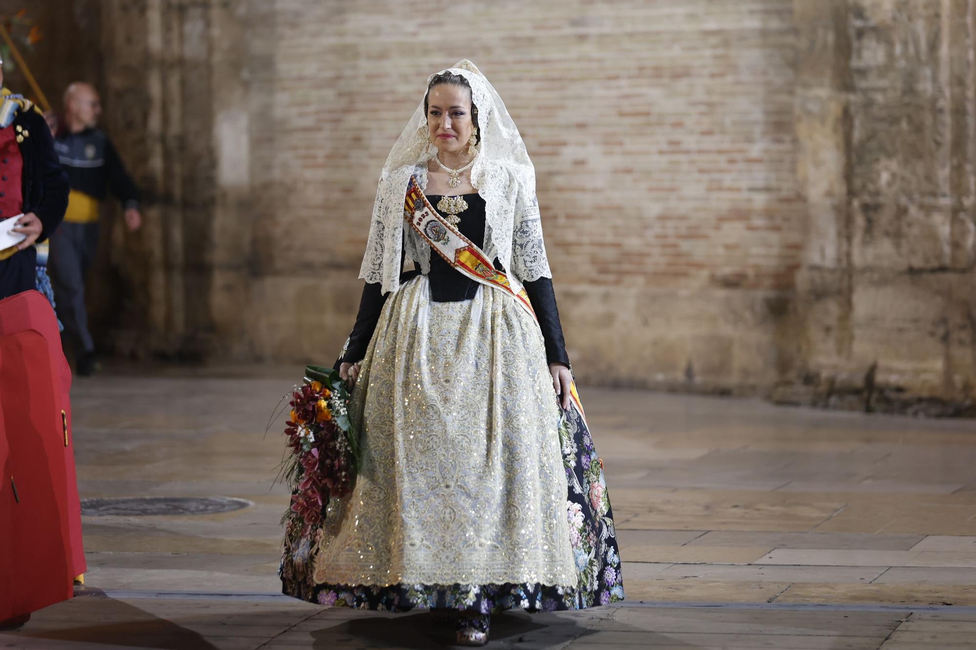 Ofrenda 2023 | Falleras Mayores e Infantiles de comisiones del 17 de Marzo (I)