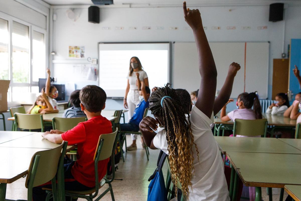 Imagen de archivo de la Escuela Joan Solans de Granollers, que la conselleria prevé cerrar en cuatro cursos.