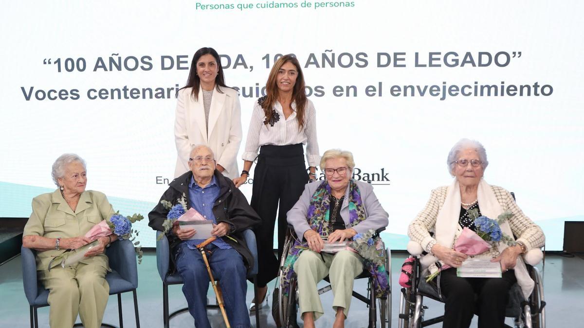 Evento de homenaje a las personas centenarias que viven en residencias de AESTE.