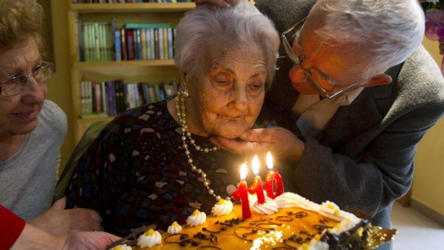 Ana Vela en la celebración de su 110 cumpleaños.