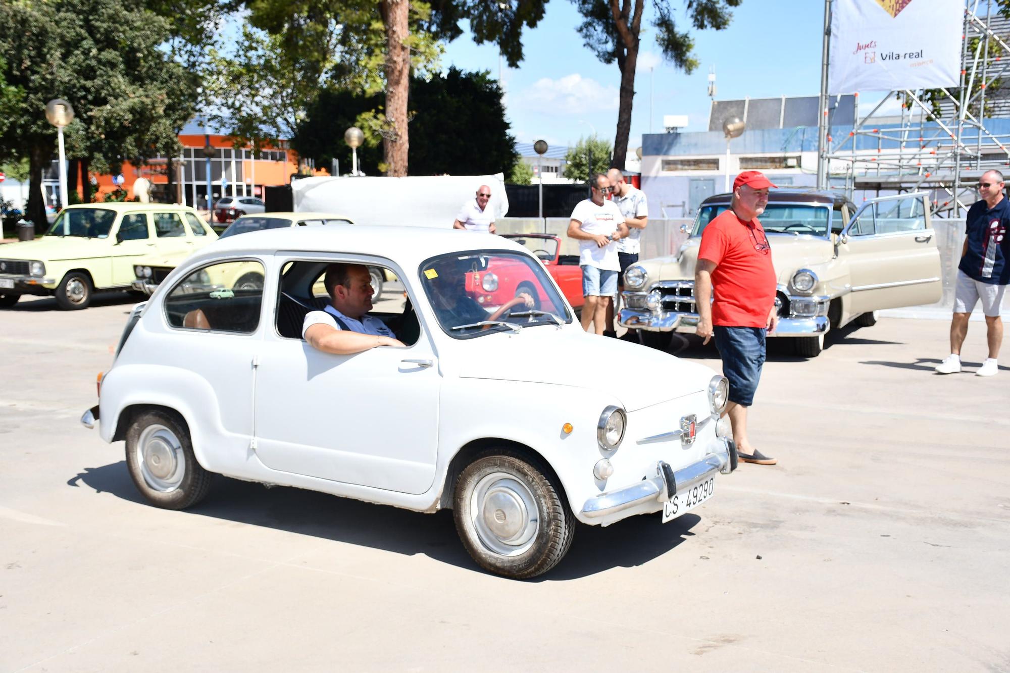 Imágenes de una intensa mañana de domingo en las fiestas de Vila-real