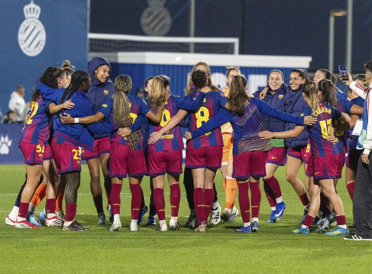 El Barça s’emporta el derbi i la Lliga