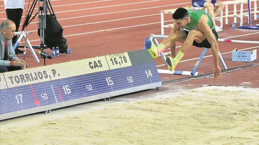 El Playas reina con 18 medallas en el Nacional de pista cubierta