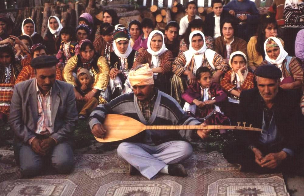 TUR - El arte tradicional de la juglaría asiklık.