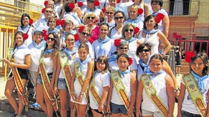 Las mujeres de sant jordi saltan al ruedo torero