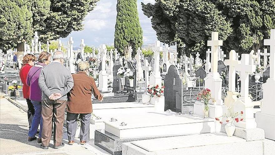 El Área de Servicios acomete mejoras en el cementerio municipal