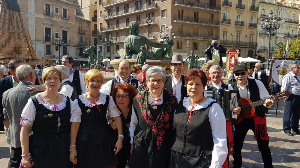 Las Casas de Castilla-la Mancha desfilan en València