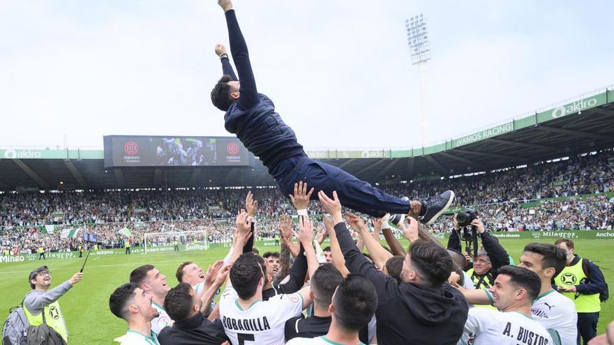 El Racing de Santander de los exgranas Fernández Romo y Víctor Alonso asciende a Segunda