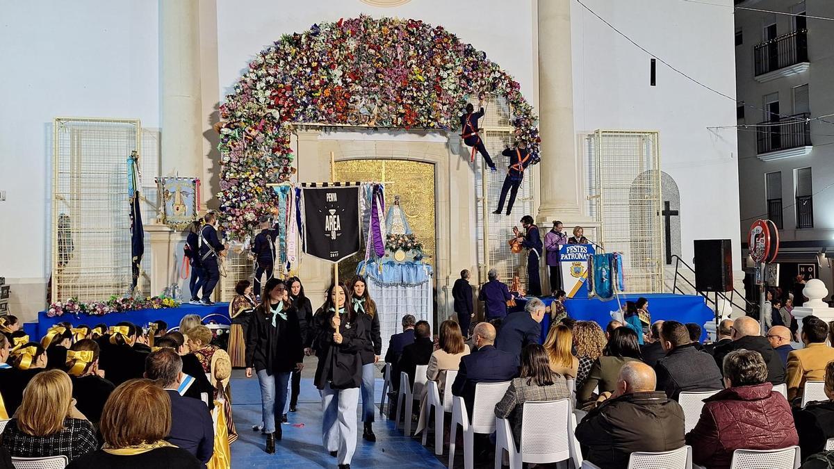 La ofrenda de flores a la patrona de Benidorm