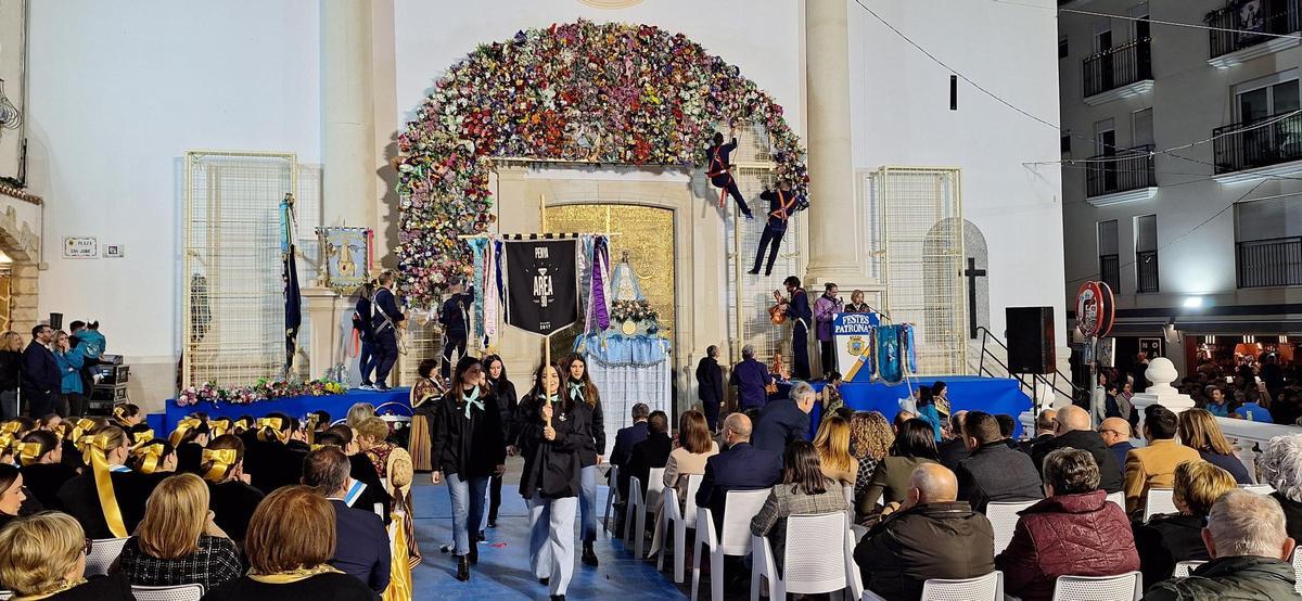 La ofrenda de flores a la patrona de Benidorm
