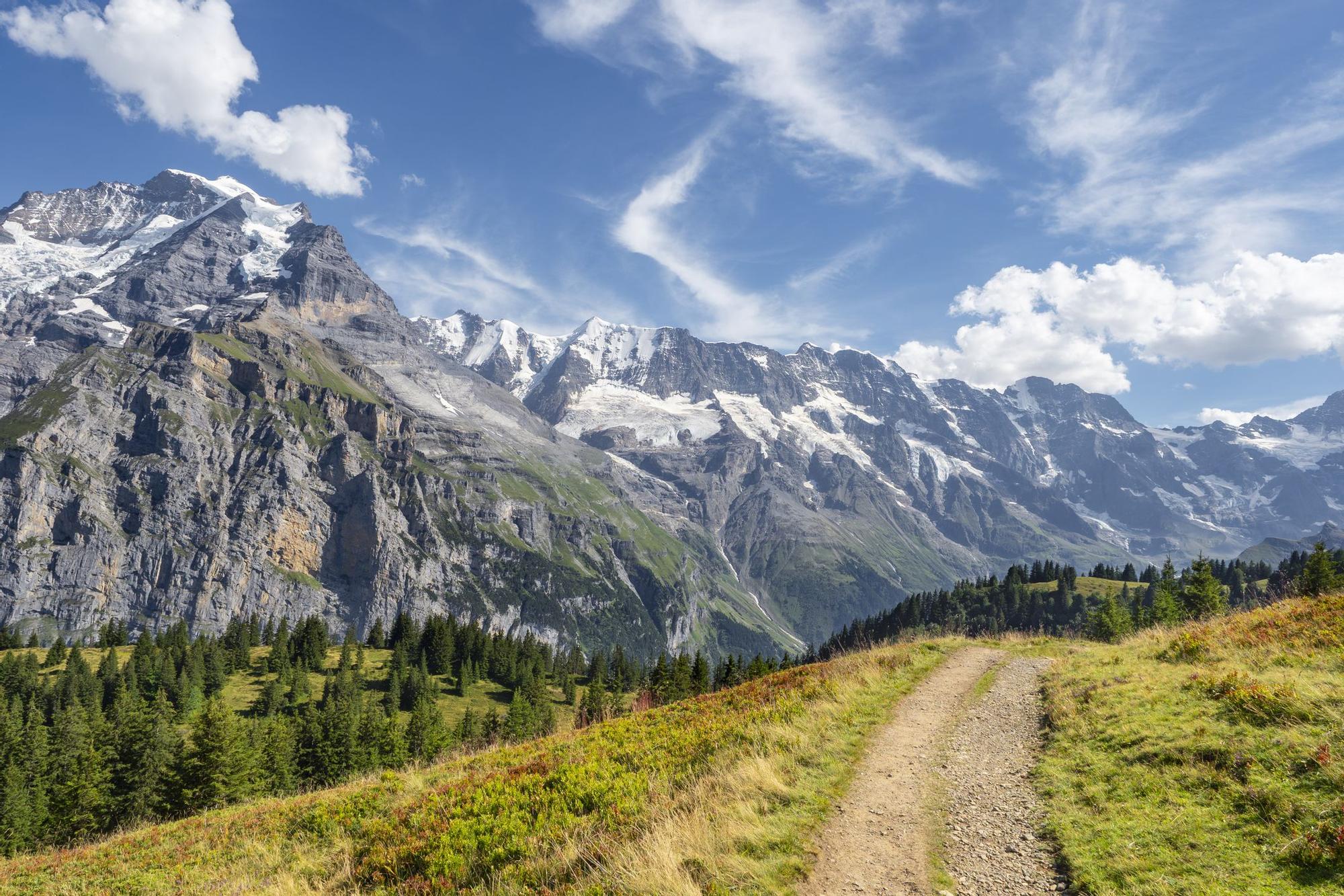 Los Alpes suizos tocan el cielo de Europa