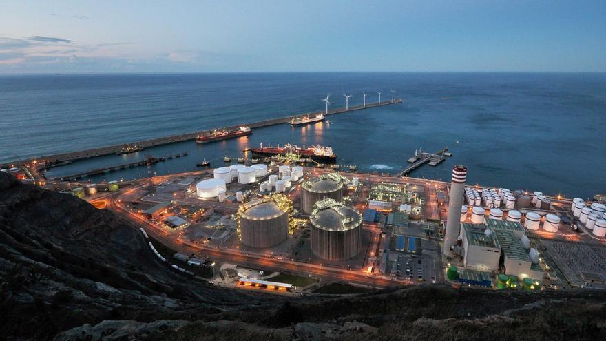 Las energéticas españolas compran gas a Rusia por más de 8.200 millones durante la guerra