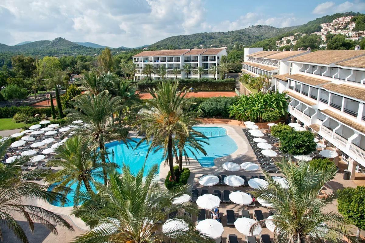 Club Font de Sa Cala Beach.