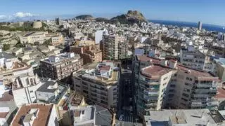 Pintor Gisbert: la calle de Alicante que combina como ninguna comercio, fiestas, tradición y política