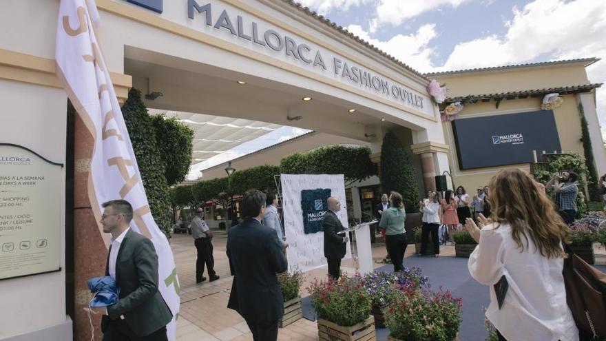 Mallorca Fashion Outlet fusionará moda, música en directo y premios en su 5a Outlet Shopping Night