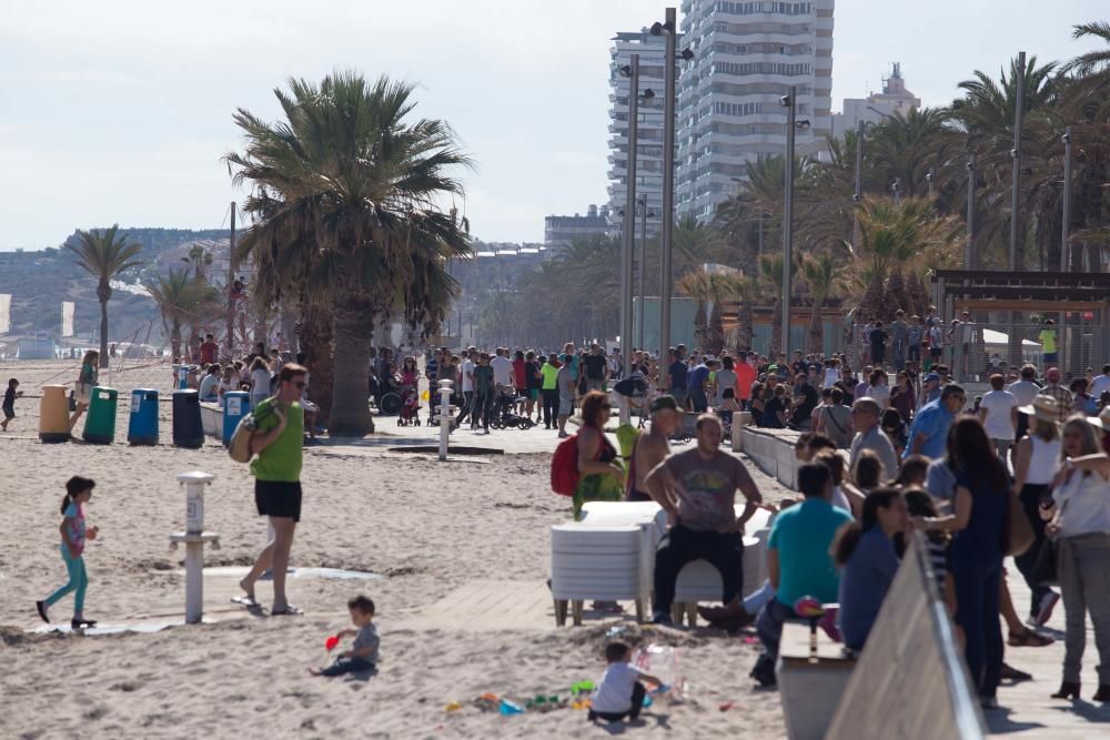 Las playas de Alicante se llenan el 1 de noviembre