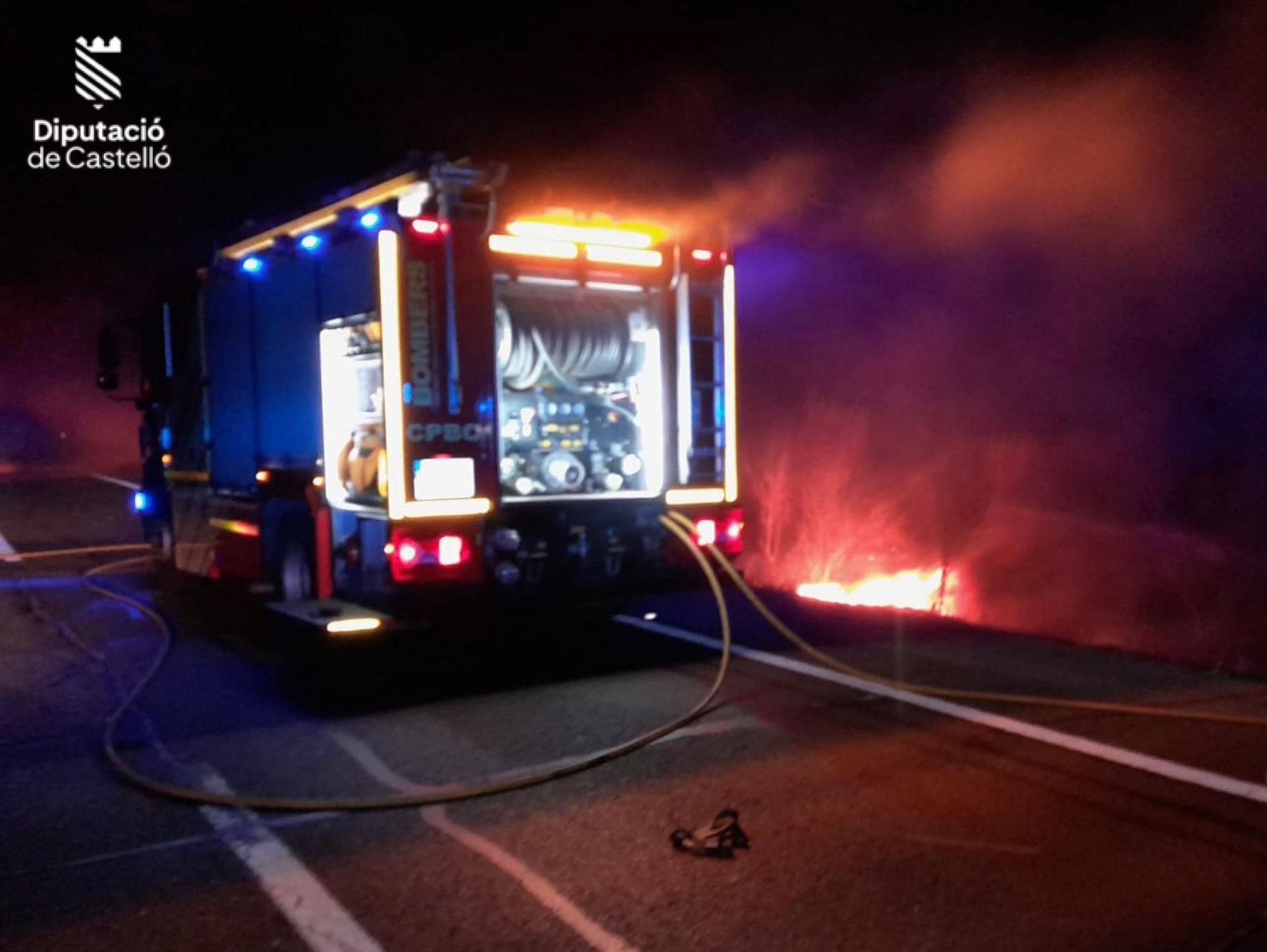 Galería de imágenes: Arde un camión en la AP-7