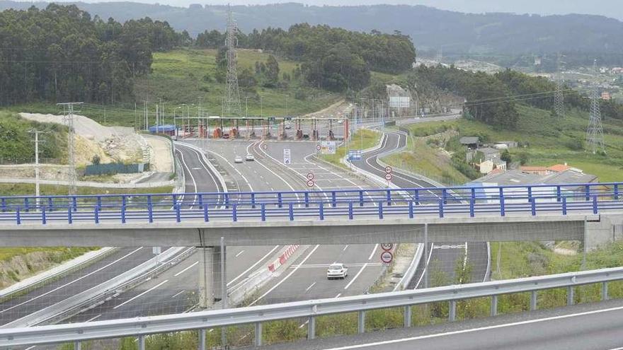 Carriles que permiten esquivar el peaje de Pastoriza.