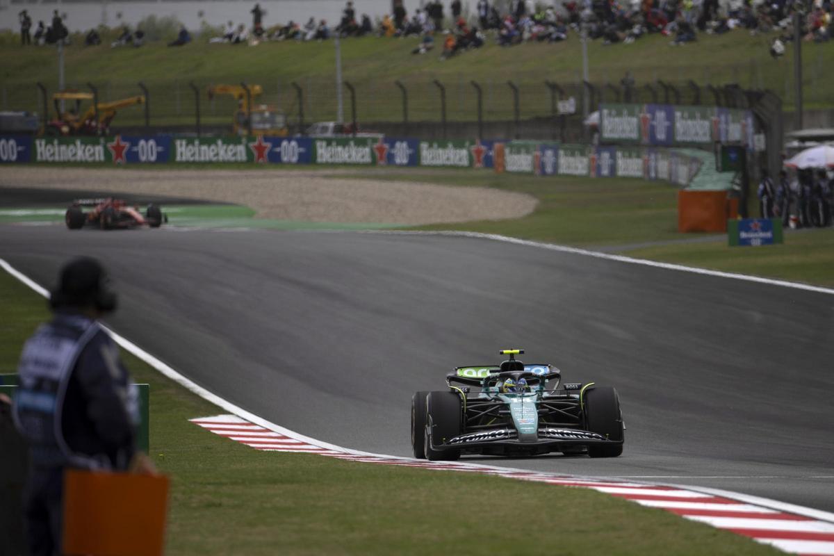 Fernando Alonso, en acción durante la clasificación sprint del GP de China