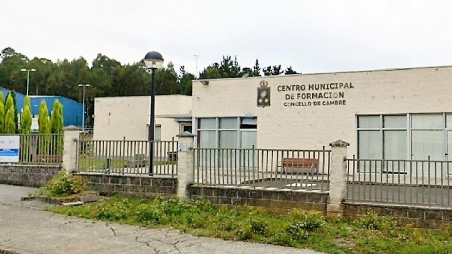 Cambre reparará de urgencia el centro de formación por filtraciones