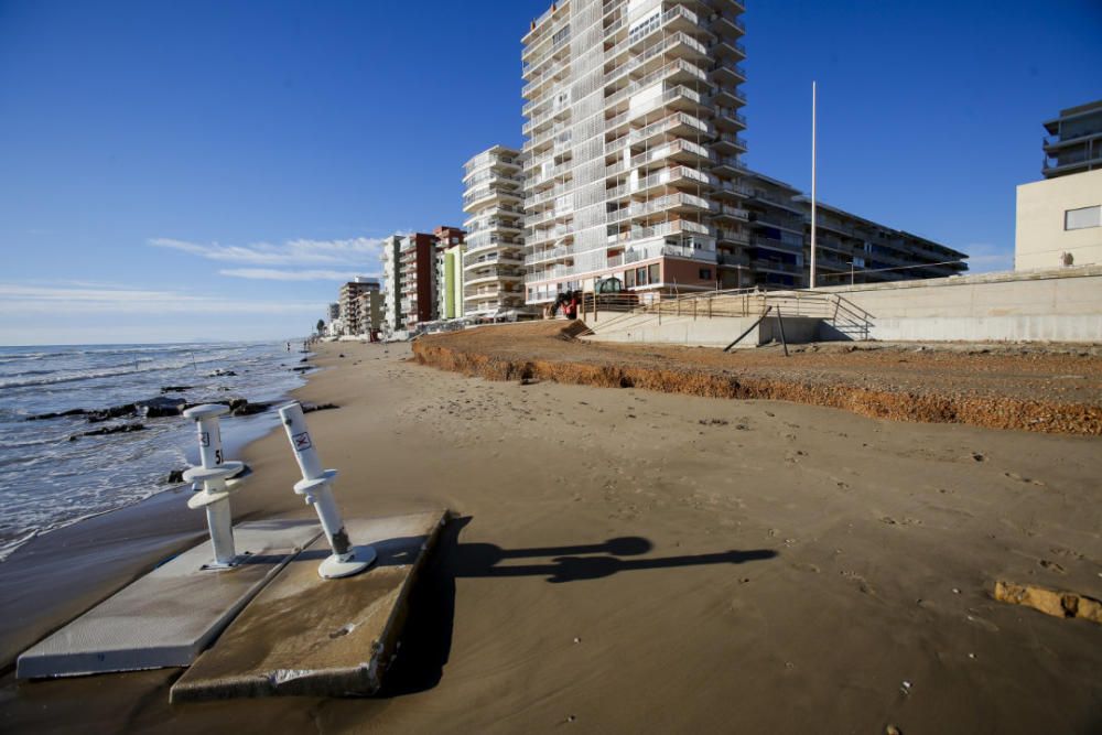 La tormenta destroza y engulle las playas de Valencia