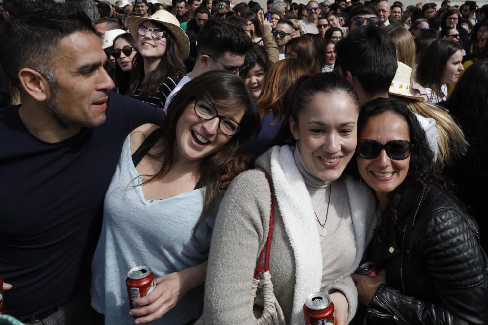 Búscate en la mascletà del 8 de marzo