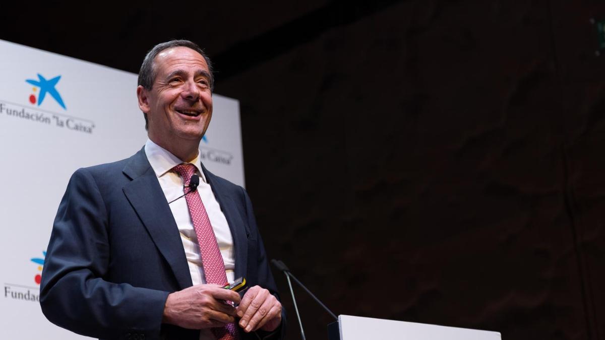 Gonzalo Gortázar, consejero delegado de CaixaBank, durante la Cátedra Fundación “la Caixa” Economía y Sociedad, celebrada este 23 de abril