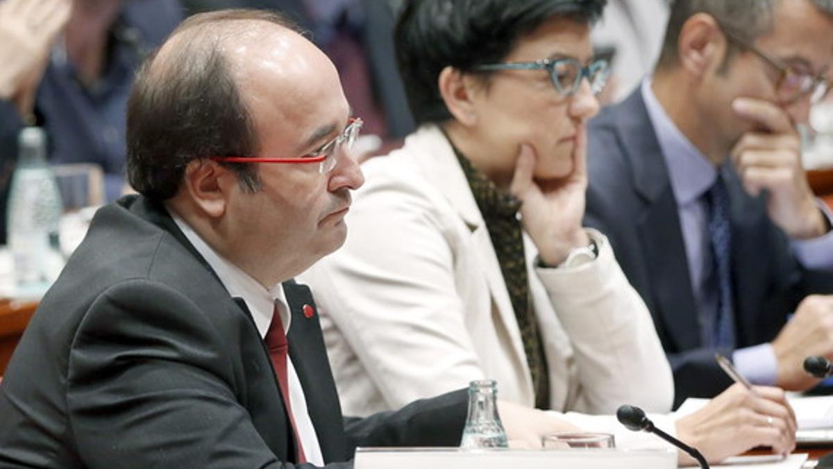 El primer secretario del PSC, Miquel Iceta, este viernes, durante su interpelación a Artur Mas.