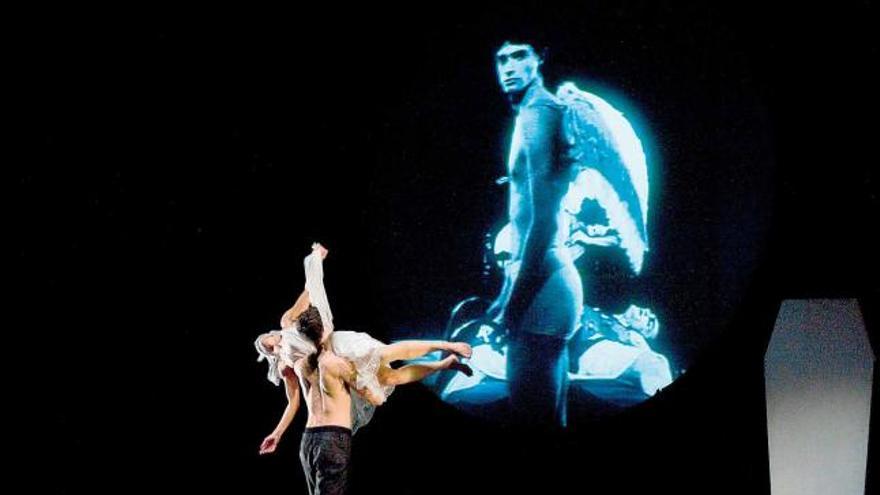 La coreografía aborda el mundo de los sueños con figuras como sílfides.