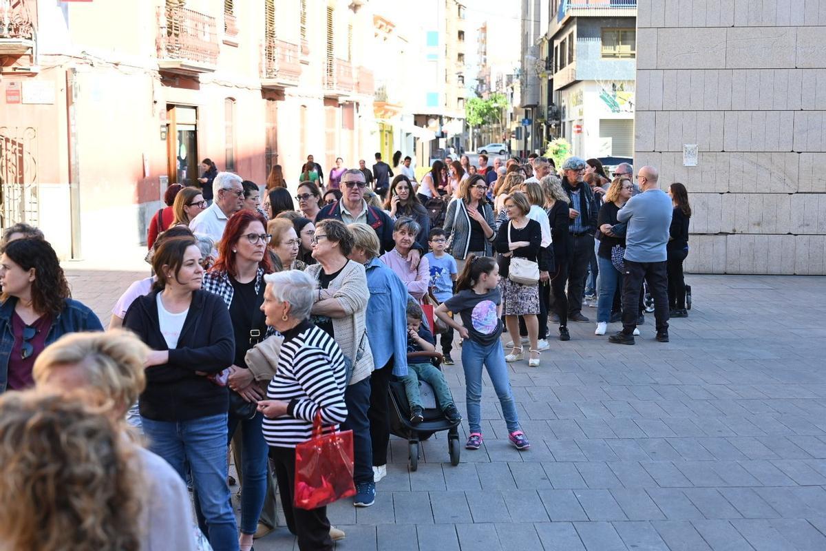 L'objectiu del canvi d'ubicació del repartiment de tiquets per part de l'Ajuntament és evitar que es formen llargues cues a la plaça Major.