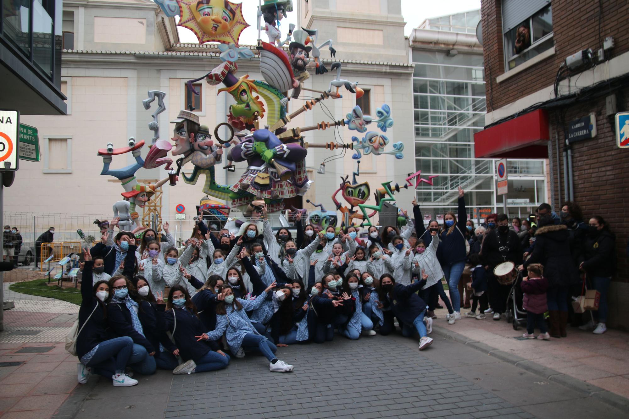 Las mejores imágenes de la 'plantà' de las fallas en Burriana