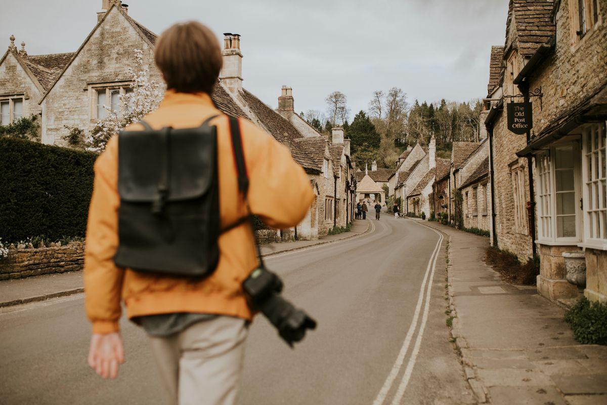 Qué es y cómo funciona la eSIM: todo lo que tienes que saber para viajar siempre conectado