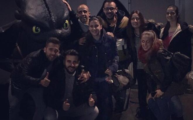 Jordi Alba fue al cine con amigos
