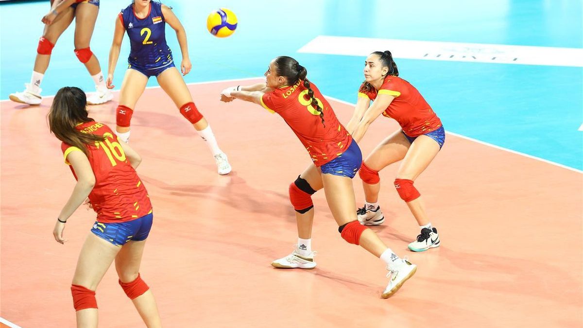 Inés Losada, durante un partido con la selección española.