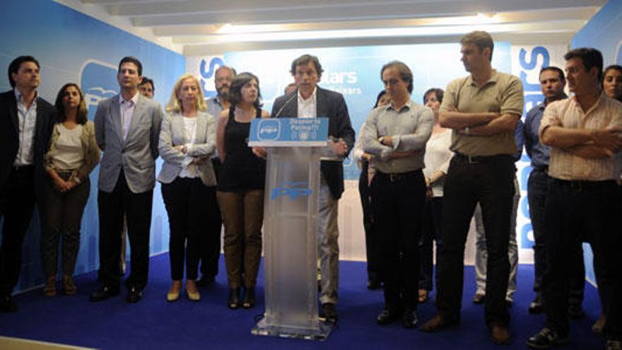 Isern presenta su equipo de gobierno en Cort.