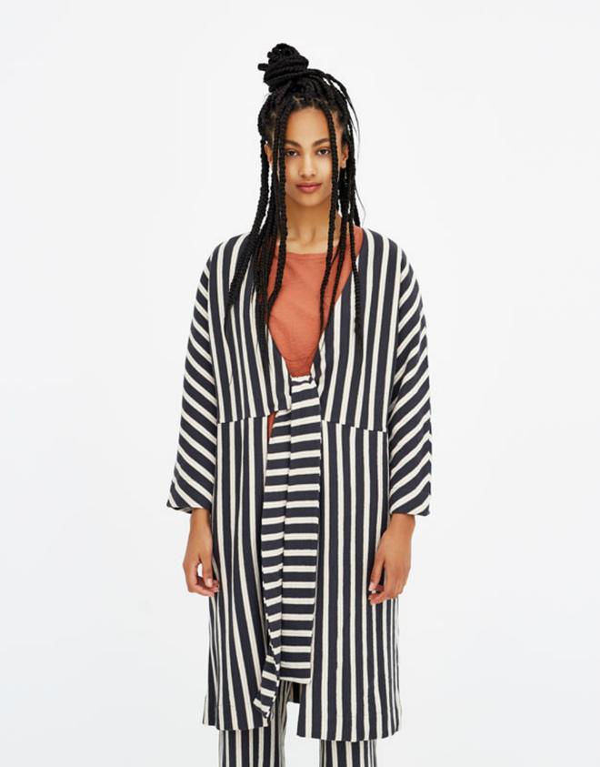 Kimono de rayas con lazada, de Pull&Bear