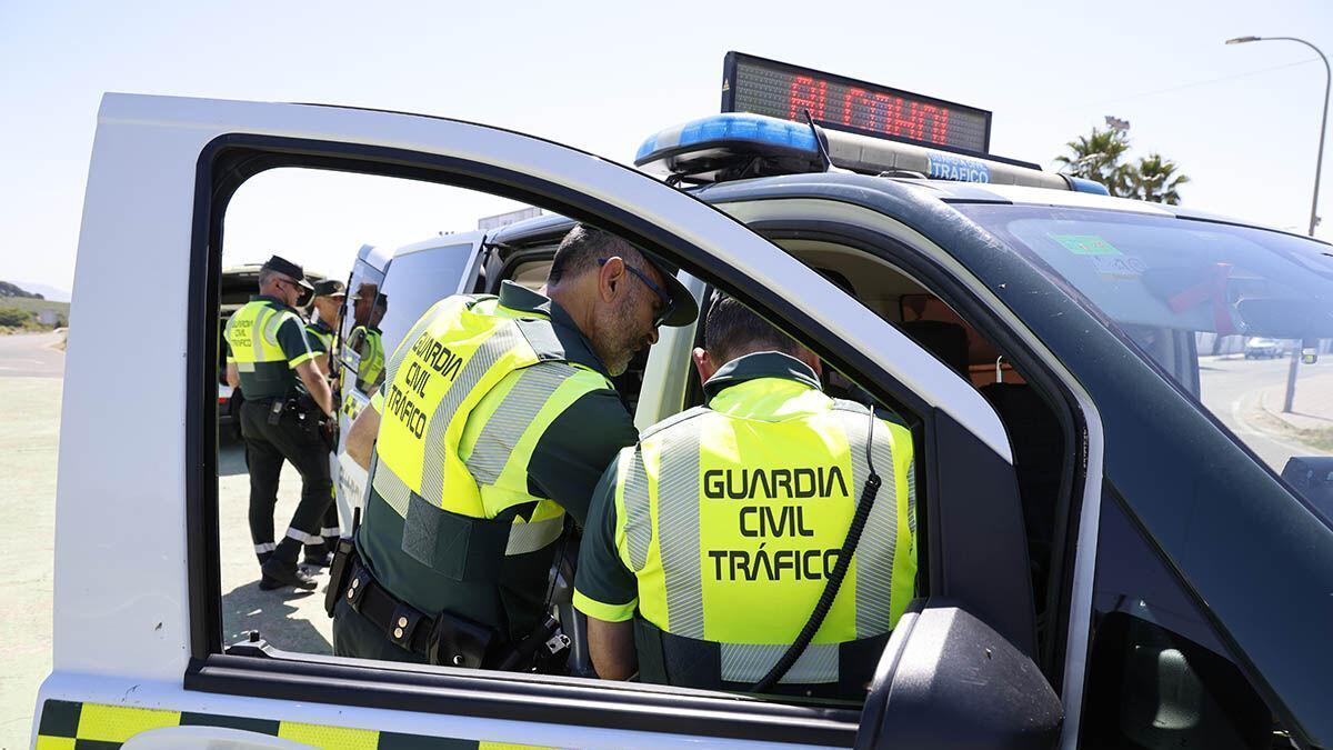 Control de alcoholemia de la Guardia Civil de tráfico.