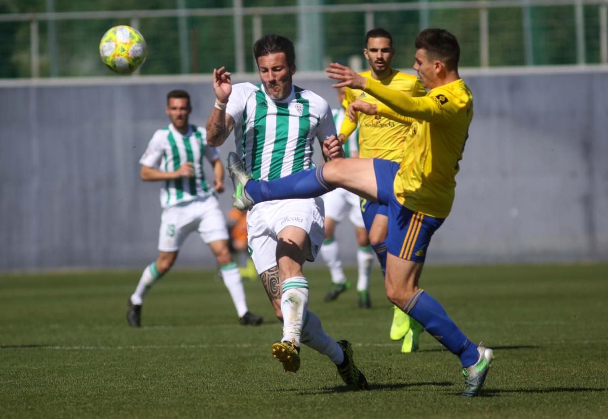 Las imágenes de Cádiz B-Córdoba CF