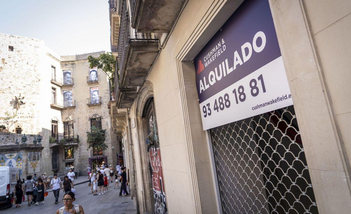 El Portal de l’Àngel es renova amb una allau de relleus comercials El Portal de l’Àngel es renova amb una allau de relleus comercials