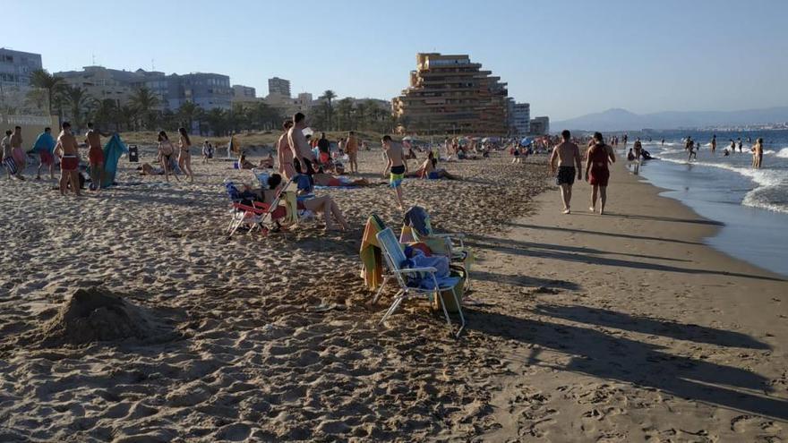 La playa de Arenales, en una imagen de este verano