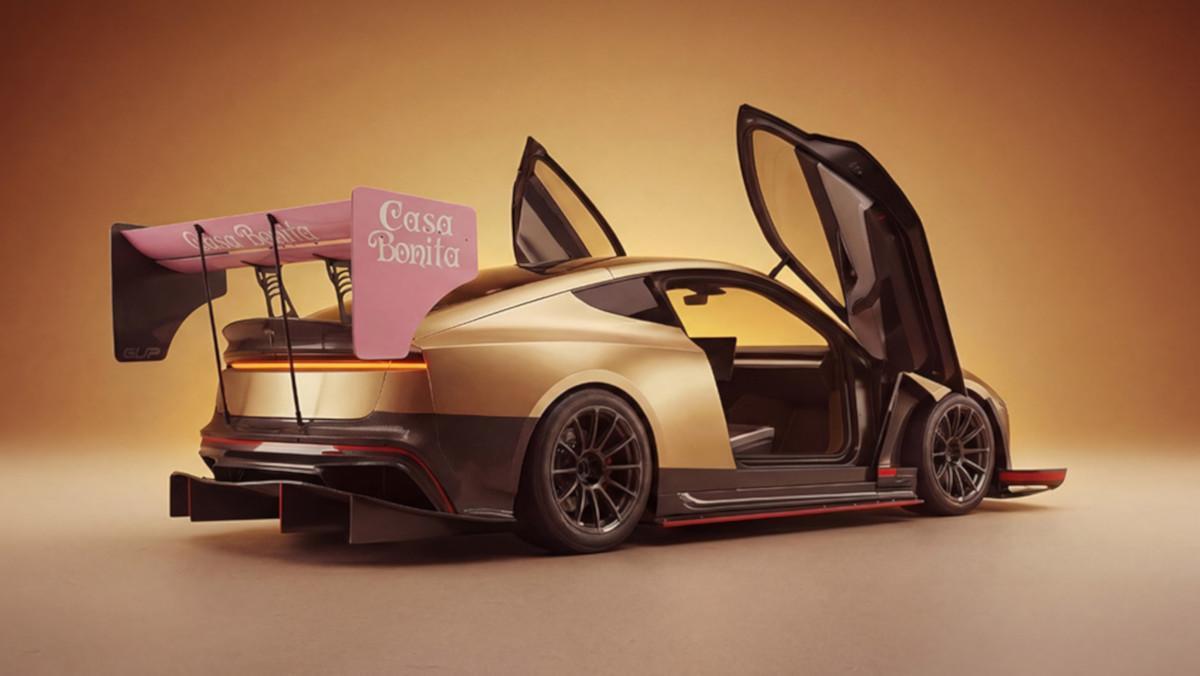 Tesla Cybercab Goldmember de Unplugged Performance